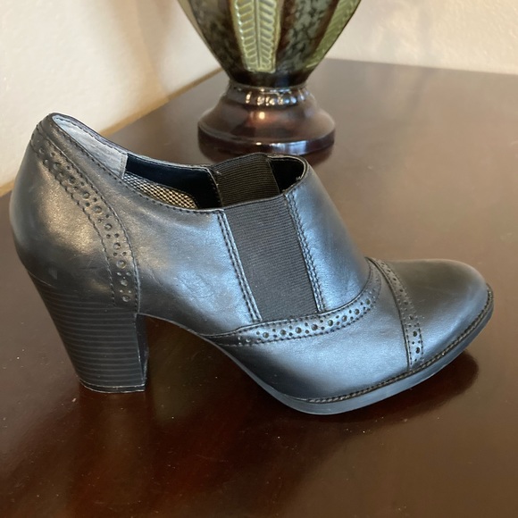 St John’s Bay Leather Heeled Booties - Picture 3 of 7